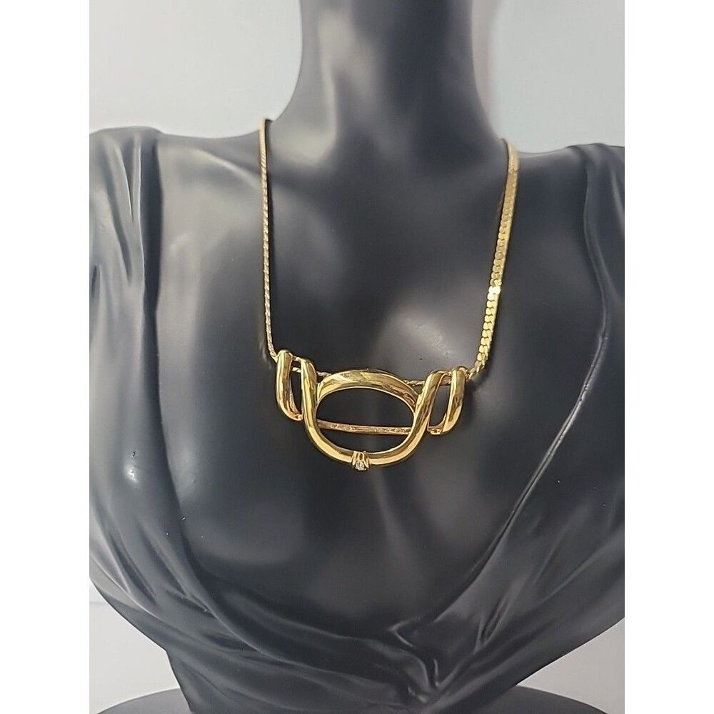 Gold Tone Herringbone Chain Necklace‎ Geometric Circle Pendant 3 Rhinestones